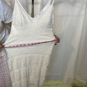 Stretch lace ivory party dress